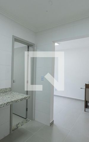 Apartamento à venda com 30m², 1 quarto e sem vaga Apartamento à venda com 30m², 1 quarto e sem vagaCozinha e Área de Serviço