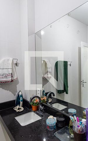 Apartamento à venda com 60m², 2 quartos e 1 vaga Apartamento à venda com 60m², 2 quartos e 1 vagaBanheiro