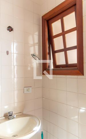 Casa à venda com 306m², 4 quartos e 3 vagasBanheiro de Serviço