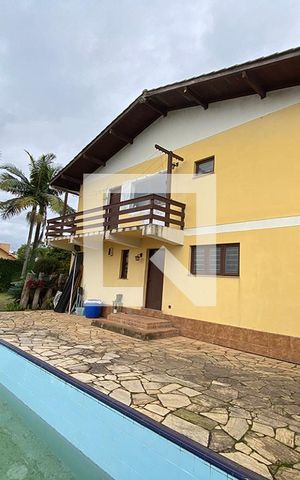 Casa à venda com 600m², 6 quartos e 10 vagasFachada  