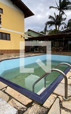 Casa à venda com 600m², 6 quartos e 10 vagasPiscina