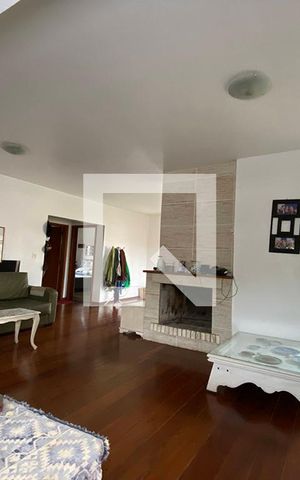 Casa à venda com 600m², 6 quartos e 10 vagasSala