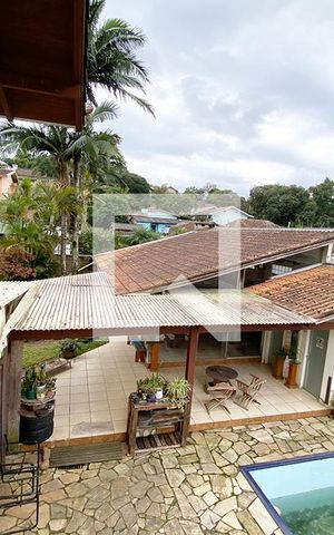 Casa à venda com 600m², 6 quartos e 10 vagasSacada