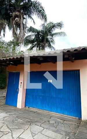 Casa à venda com 600m², 6 quartos e 10 vagasFachada