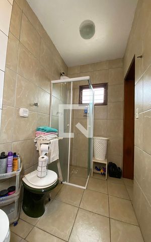 Casa à venda com 600m², 6 quartos e 10 vagasBanheiro da Suite 2