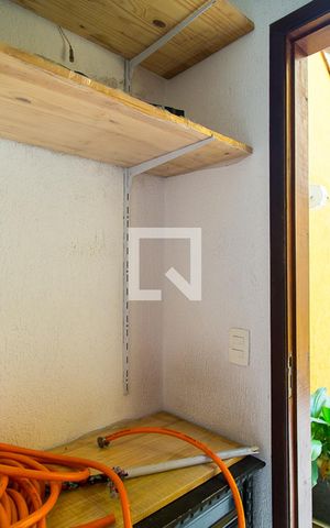 Casa à venda com 110m², 2 quartos e 2 vagas Casa à venda com 110m², 2 quartos e 2 vagasDespensa do Quintal