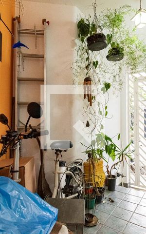 Casa à venda com 80m², 2 quartos e sem vaga Casa à venda com 80m², 2 quartos e sem vagaEntrada