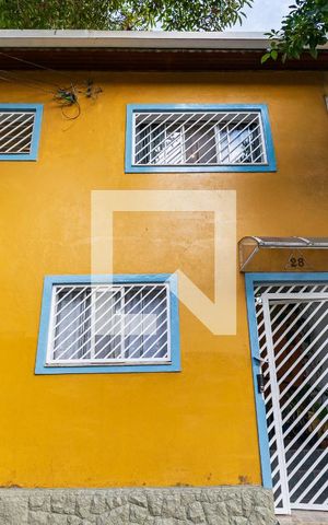Casa à venda com 80m², 2 quartos e sem vaga Casa à venda com 80m², 2 quartos e sem vagaFachada