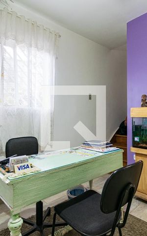 Casa à venda com 80m², 2 quartos e sem vaga Casa à venda com 80m², 2 quartos e sem vagaSala