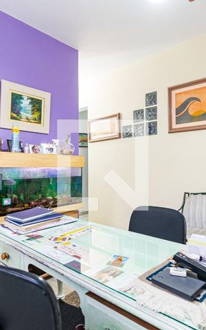 Casa à venda com 80m², 2 quartos e sem vaga Casa à venda com 80m², 2 quartos e sem vagaSala