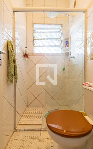 Casa à venda com 80m², 2 quartos e sem vaga Casa à venda com 80m², 2 quartos e sem vagaBanheiro Social