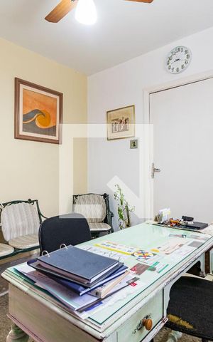 Casa à venda com 80m², 2 quartos e sem vaga Casa à venda com 80m², 2 quartos e sem vagaSala