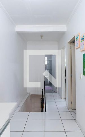 Casa à venda com 210m², 4 quartos e 3 vagas Casa à venda com 210m², 4 quartos e 3 vagas2o. Andar - Corredor