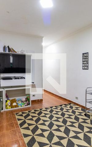 Casa à venda com 198m², 5 quartos e 2 vagas Casa à venda com 198m², 5 quartos e 2 vagasSala