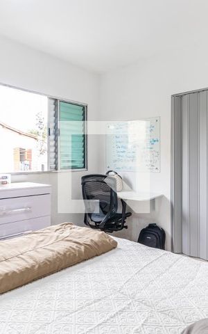 Casa à venda com 198m², 5 quartos e 2 vagas Casa à venda com 198m², 5 quartos e 2 vagasQuarto 3 - Suíte