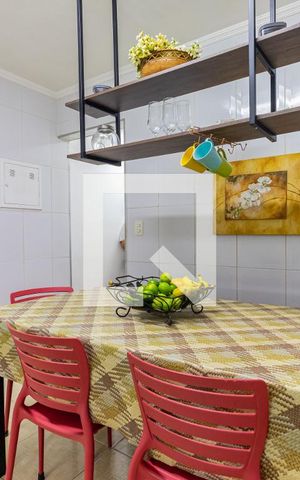 Casa à venda com 198m², 5 quartos e 2 vagas Casa à venda com 198m², 5 quartos e 2 vagasCopa