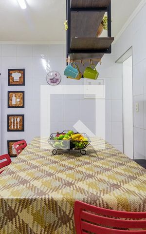 Casa à venda com 198m², 5 quartos e 2 vagas Casa à venda com 198m², 5 quartos e 2 vagasCopa