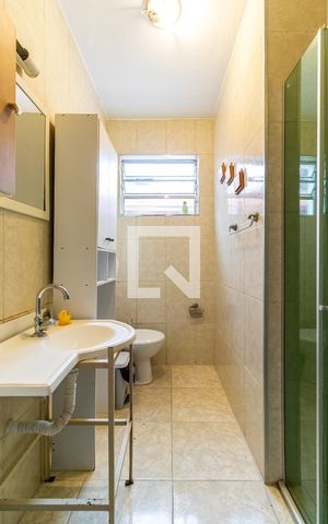 Casa à venda com 198m², 5 quartos e 2 vagas Casa à venda com 198m², 5 quartos e 2 vagasBanheiro