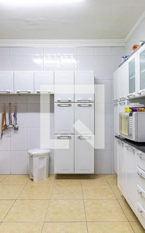 Casa à venda com 198m², 5 quartos e 2 vagas Casa à venda com 198m², 5 quartos e 2 vagasCozinha 1