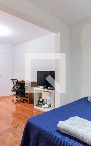 Casa à venda com 198m², 5 quartos e 2 vagas Casa à venda com 198m², 5 quartos e 2 vagasQuarto 2
