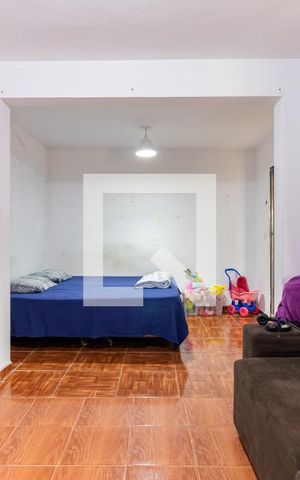 Casa à venda com 198m², 5 quartos e 2 vagas Casa à venda com 198m², 5 quartos e 2 vagasQuarto 2