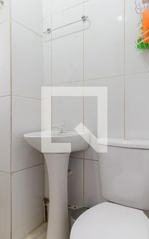 Casa à venda com 198m², 5 quartos e 2 vagas Casa à venda com 198m², 5 quartos e 2 vagasBanheiro da Suíte