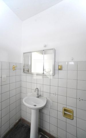 Apartamento à venda com 80m², 2 quartos e sem vagaBanheiro