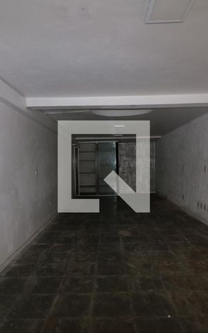 Casa à venda com 200m², 2 quartos e 1 vagaSalão
