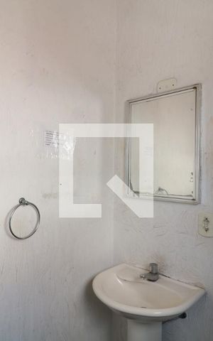 Casa à venda com 200m², 2 quartos e 1 vagaBanheiro de Serviço