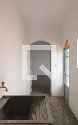 Casa à venda com 200m², 2 quartos e 1 vagaÁrea de Serviço