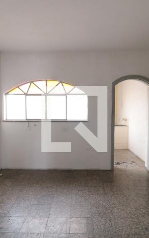 Casa à venda com 200m², 2 quartos e 1 vagacozinha 