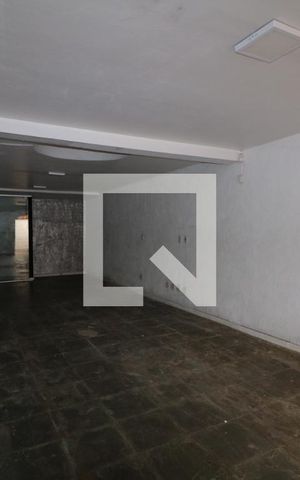 Casa à venda com 200m², 2 quartos e 1 vagaSalão