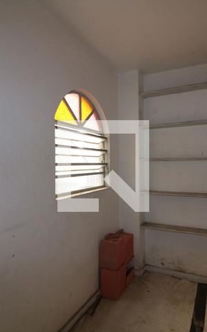 Casa à venda com 200m², 2 quartos e 1 vagaSalão