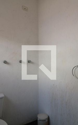 Casa à venda com 200m², 2 quartos e 1 vagaBanheiro de Serviço