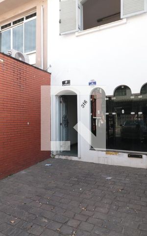 Casa à venda com 200m², 2 quartos e 1 vagaGaragem