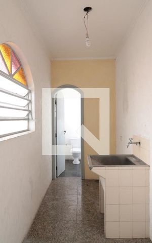 Casa à venda com 200m², 2 quartos e 1 vagaÁrea de Serviço