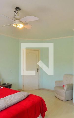 Casa à venda com 292m², 4 quartos e 3 vagasSuíte
