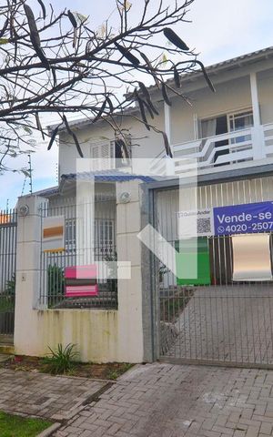 Casa à venda com 292m², 4 quartos e 3 vagasFachada