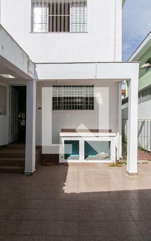 Casa à venda com 150m², 2 quartos e 2 vagas Casa à venda com 150m², 2 quartos e 2 vagasQuintal