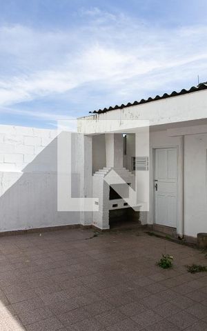 Casa à venda com 150m², 2 quartos e 2 vagas Casa à venda com 150m², 2 quartos e 2 vagasQuintal