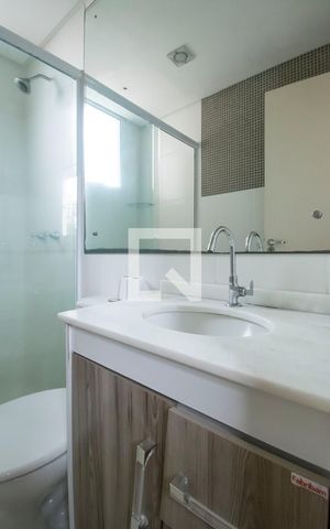 Apartamento à venda com 75m², 3 quartos e 1 vaga Apartamento à venda com 75m², 3 quartos e 1 vagaBanheiro da Suíte