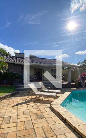 Casa à venda com 445m², 5 quartos e 6 vagasÁrea Externa