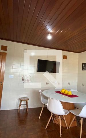 Casa à venda com 445m², 5 quartos e 6 vagasCozinha