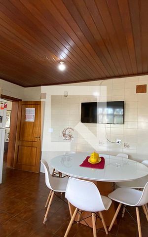 Casa à venda com 445m², 5 quartos e 6 vagasCozinha