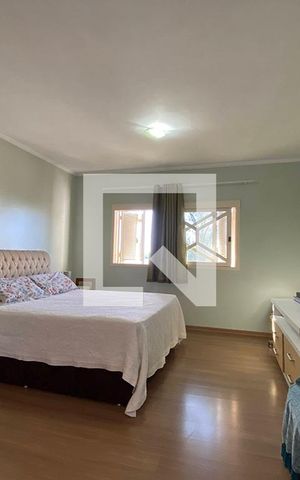 Casa à venda com 445m², 5 quartos e 6 vagasQuarto 4 - Suíte