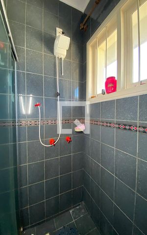Casa à venda com 445m², 5 quartos e 6 vagasBox do Banheiro Social
