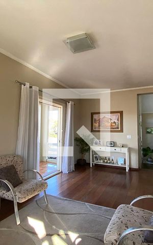 Casa à venda com 445m², 5 quartos e 6 vagasSala de Estar 2