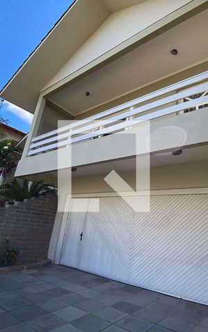 Casa à venda com 445m², 5 quartos e 6 vagasGaragem
