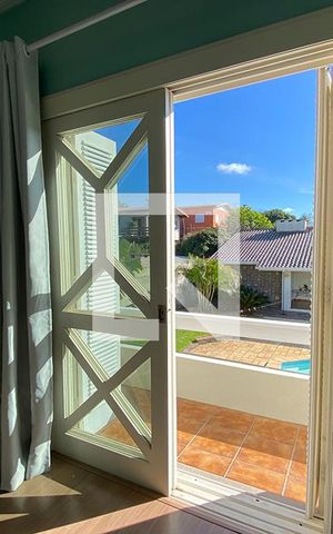 Casa à venda com 445m², 5 quartos e 6 vagasPorta Janela do Quarto 2