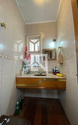 Casa à venda com 445m², 5 quartos e 6 vagasLavabo
